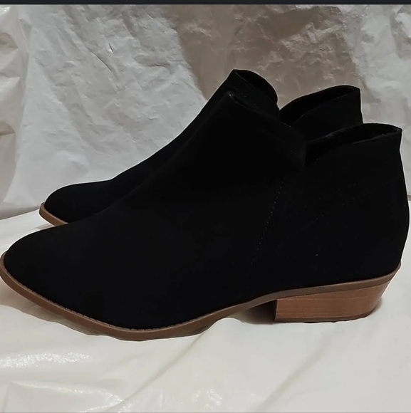 New Time and Tru Women's Faux Suede Ankle Boots, SIZE 10 Black - Picture 2 of 2